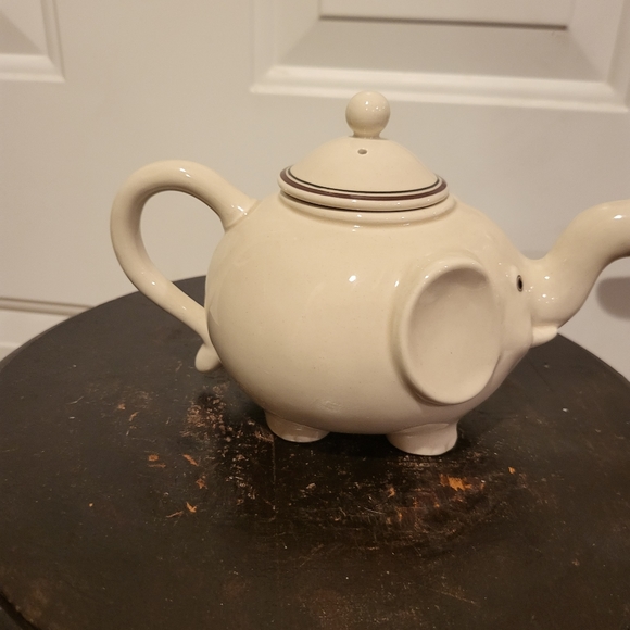 Fitz & Floyd Elephant Porcelain Teapot 1976 - Picture 3 of 8